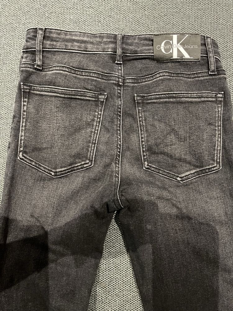 Дънки Calvin Klein и подарък дънково яке!!!