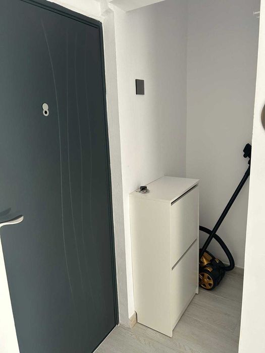 Inchiriez apartament ultracentral.