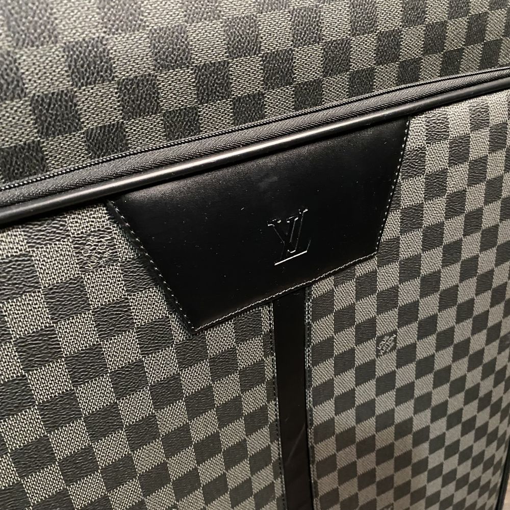 Louis Vuitton куфари