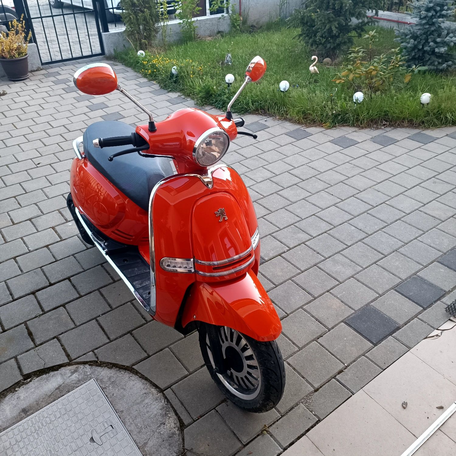 Vând Minimoto,replica Vespa,Peugeot 50cc