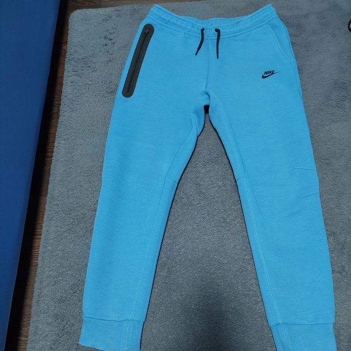 Pantaloni tech marimea xl