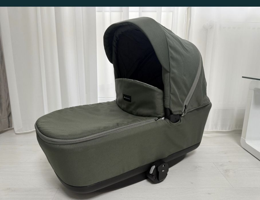 Vând 2 carucioare Leclerc influencer cu landou si scoica Maxi Cosi