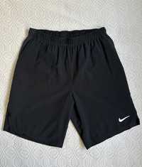 Спортни къси панталони Nike