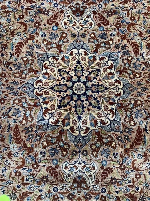 Covor persan iranian, executat manual, nod cu nod, lana