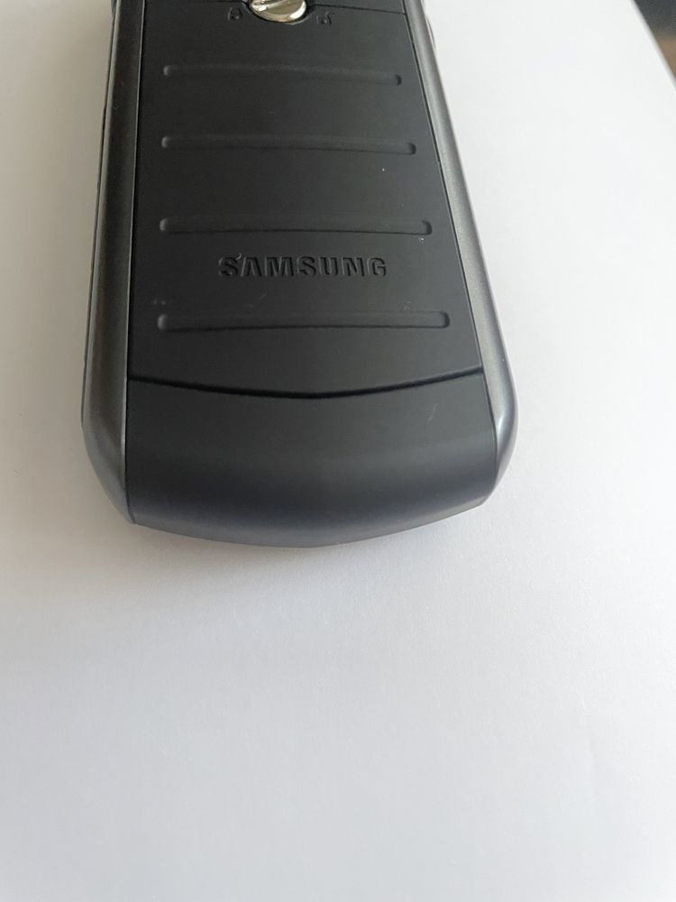 Lot 2 Telefoane Samsung GT-B2710 ,liber retea, rezistent socuri