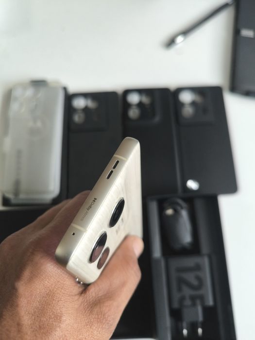 Motorola Edge 50 Ultra/16-1тб/,перфектна,комплект+кейсове.