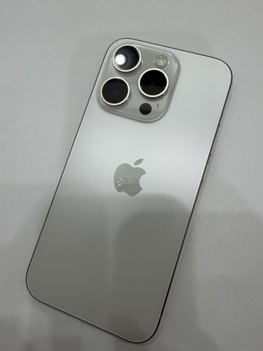 Продам Айфон 15pro 256g