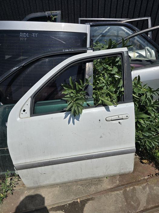 Дверь передняя левая Тойота Раум стекло ручка замок raum Toyota