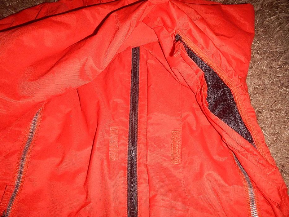 Geaca de snowboard/ski Nitro 10000 mm cu aerisire. Marimea S-Women.