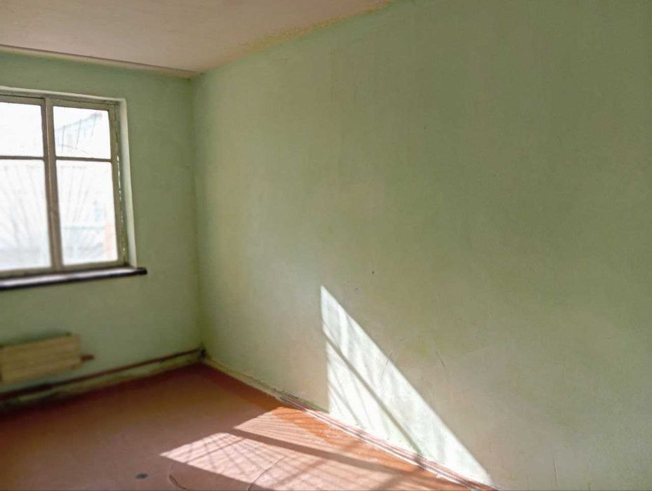 Уй сотилади. 1-этаж дом.