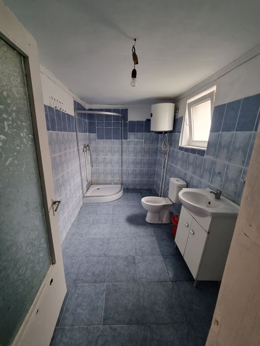 Teren intravilan si casa in Golesti