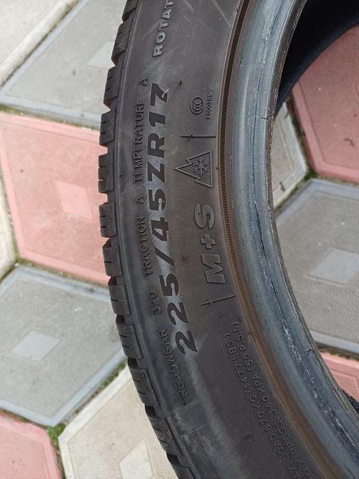 Vand 2 anvelope de iarna 225 45 r17 IMPERIAL ca si noi din 2023
