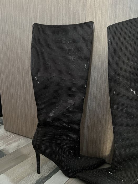 Ботуши с камъни на ток