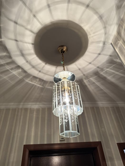 Продам три люстры