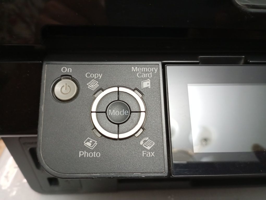 Продам принтер Epson на запчасти