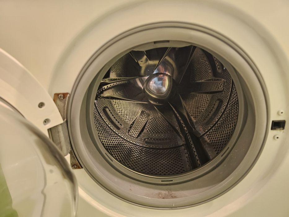 Whirlpool masina de spălat rufe parțial functionala