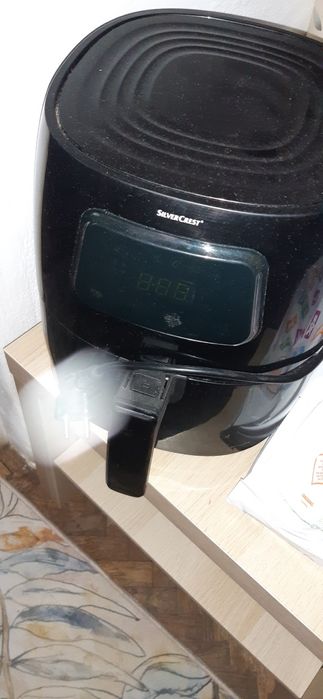 Aparat cu aer cald de gatit