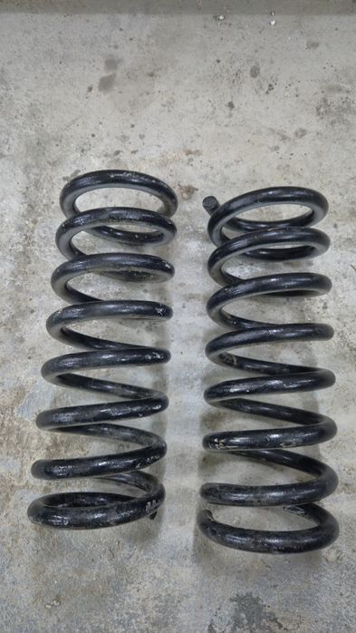 Продам пружины на Ниву.