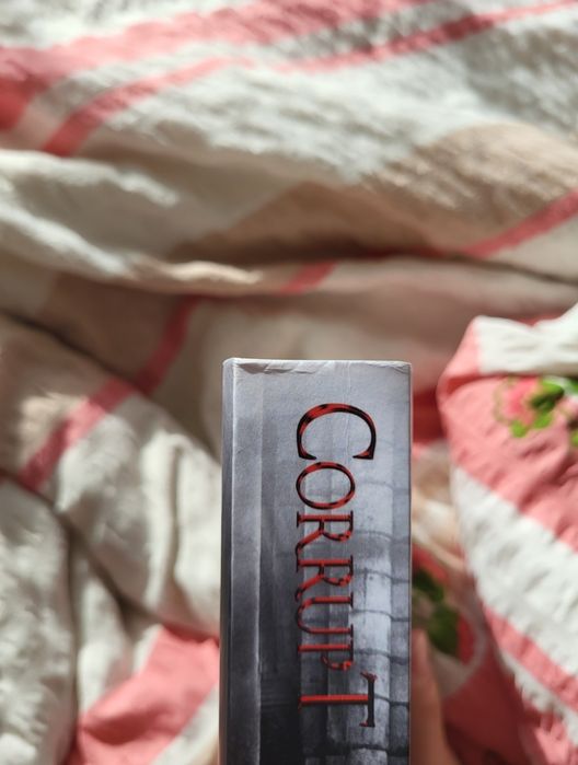 Книгата Corrupt на Penelope Douglas