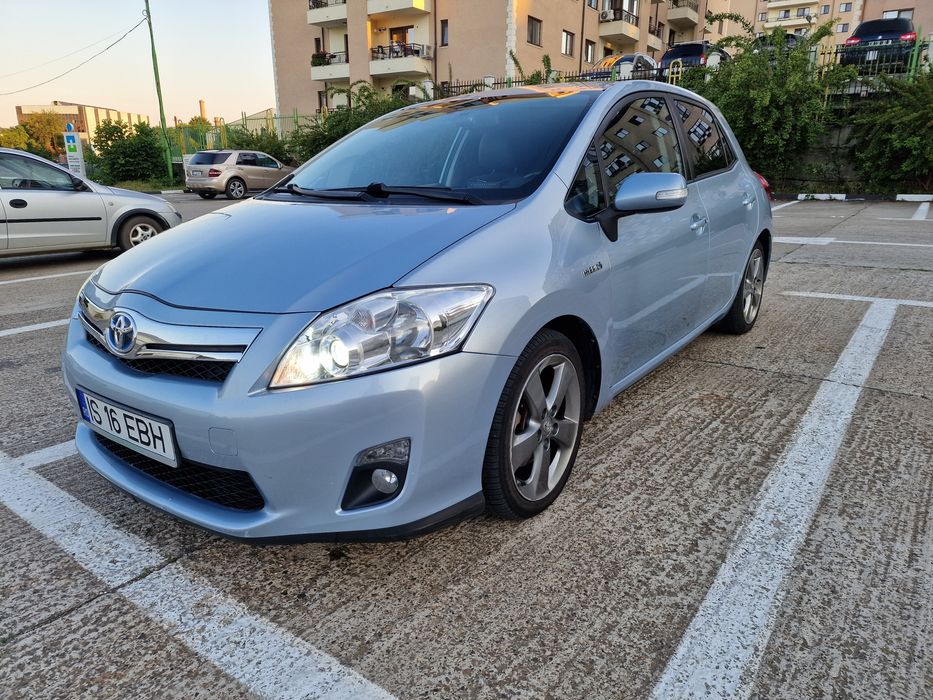Toyota auris hybrid 1.8 2012 + GPL