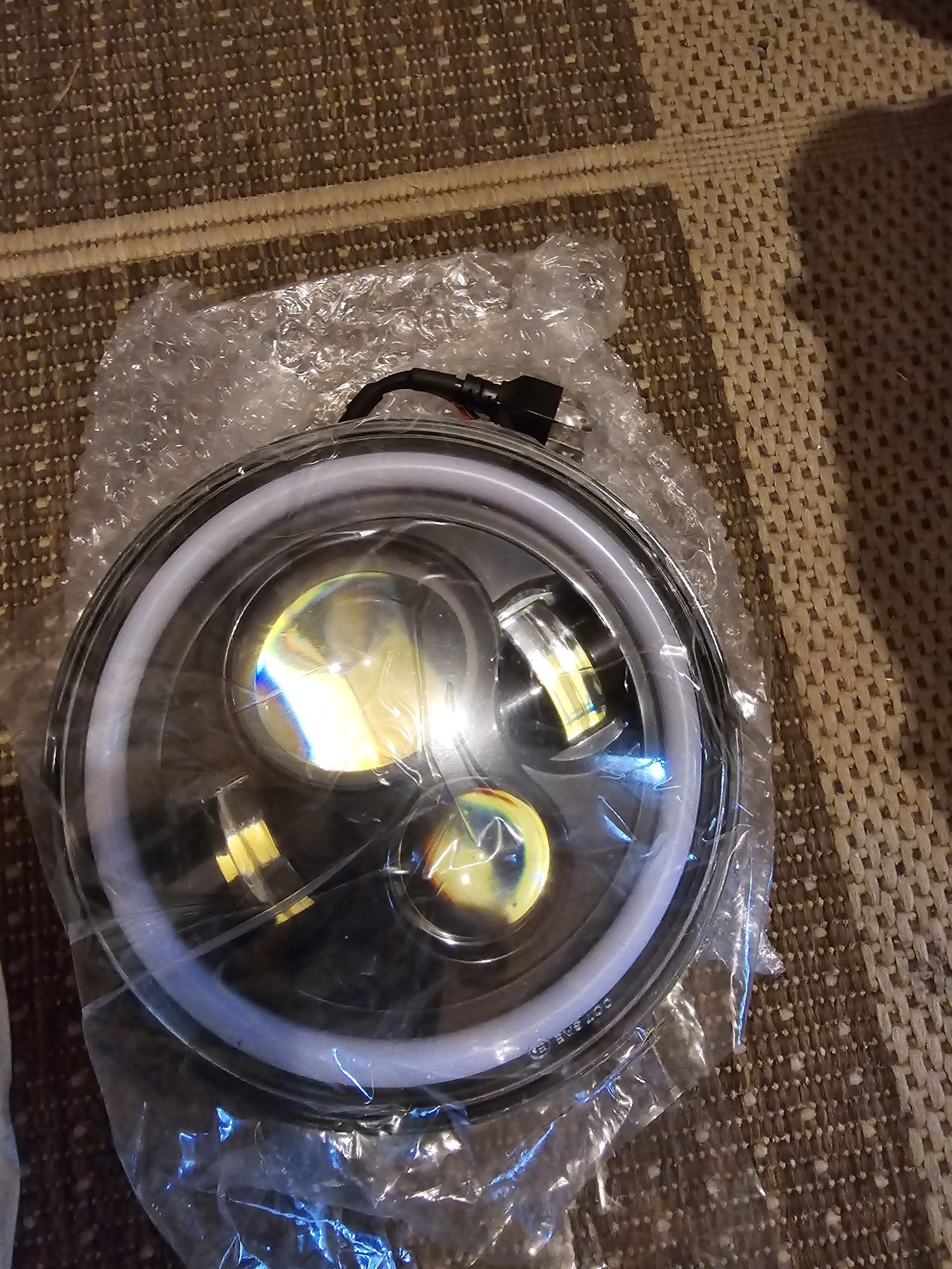 Far LED / Halo Auto Moto 7inch Rotund Jeep / Mazda / Universal / tc.