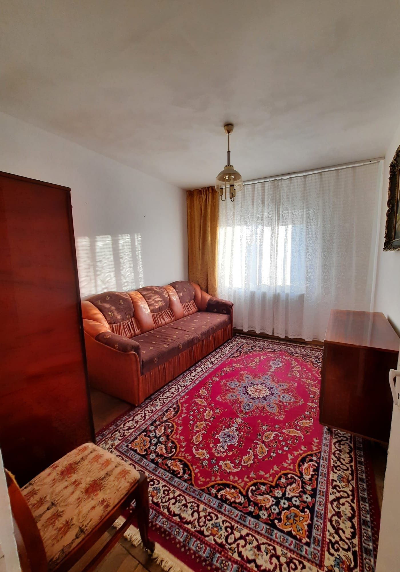 Vand apartament zona Far