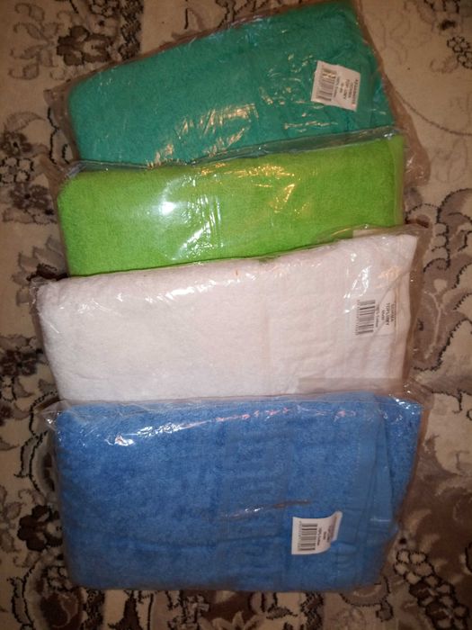 Продаются махровые полотенца.