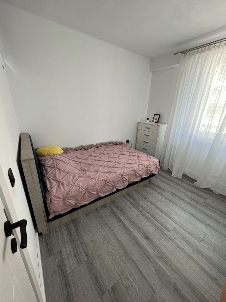 Apartament cu scara interioara