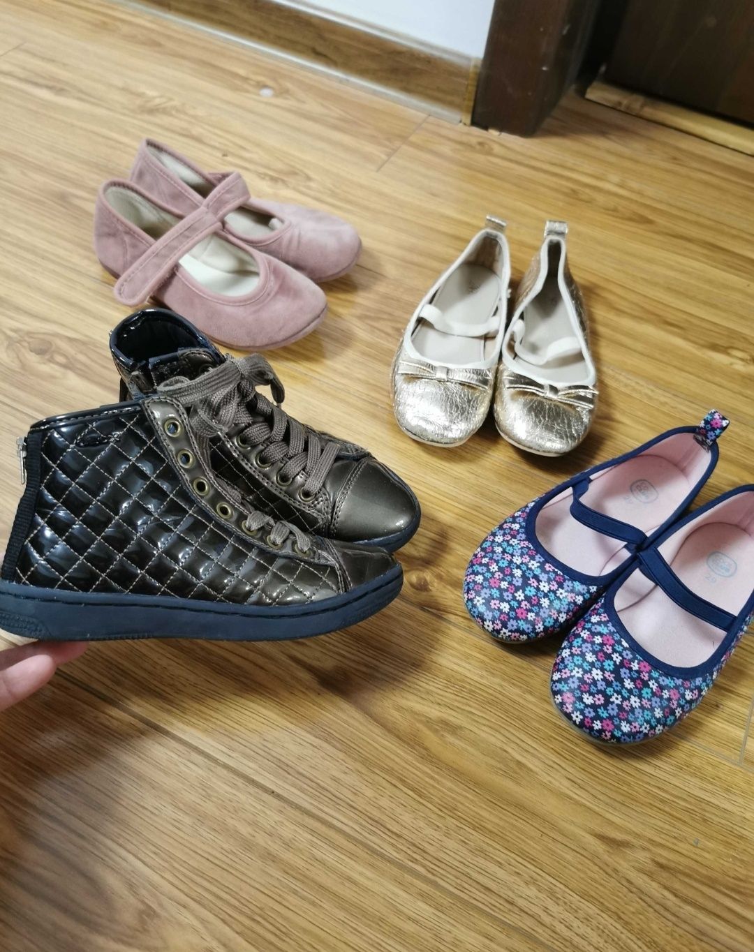 Afidasi converse 28, 5 29 Set mar 29 Pantofi zara 29 sau clarks 29, 5