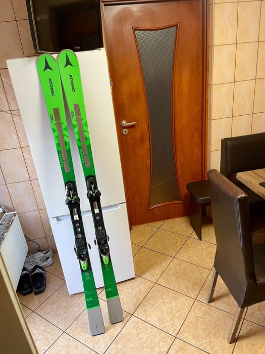 Schiuri  atomic rester x9 revroshock 175 cm model 2023-2024
