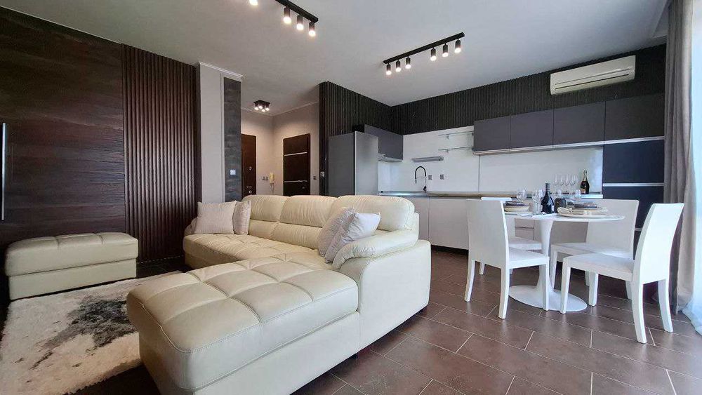 Продава се Тристаен апартамент в Несебър - 110 кв.м за 1423 €/кв.м - Снимка #2