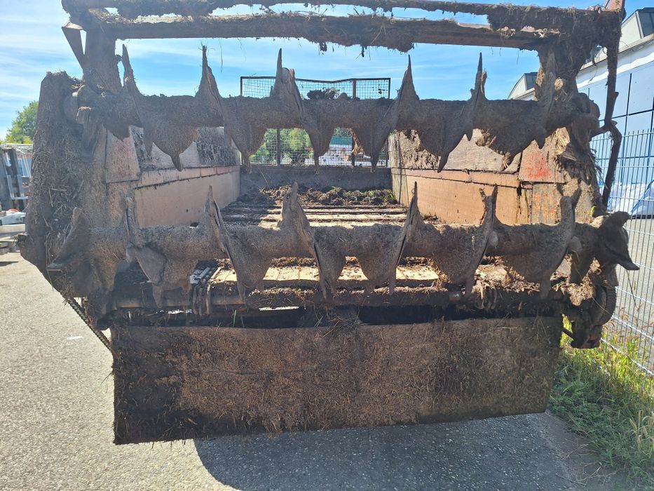 Ремарке за оборска тор тороразхвърлящо ремарке