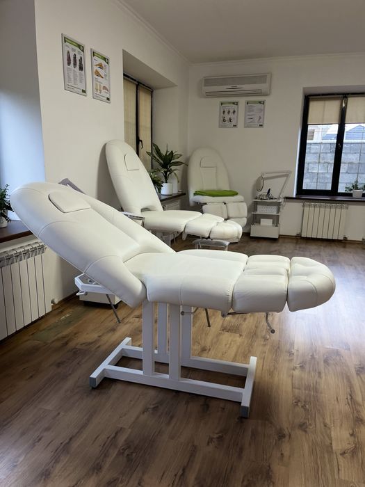 Кресло для педикюра, бровей, ресниц