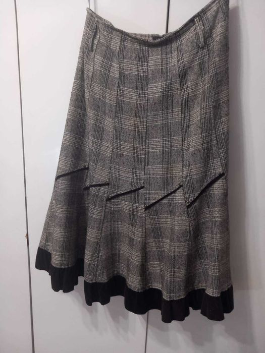 Дамска вълнена пола