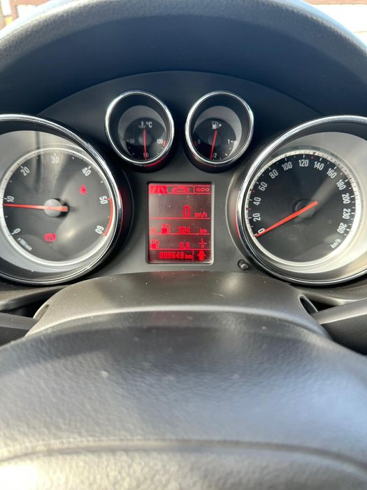 Vand Opel Insignia 2013 in stare perfecta