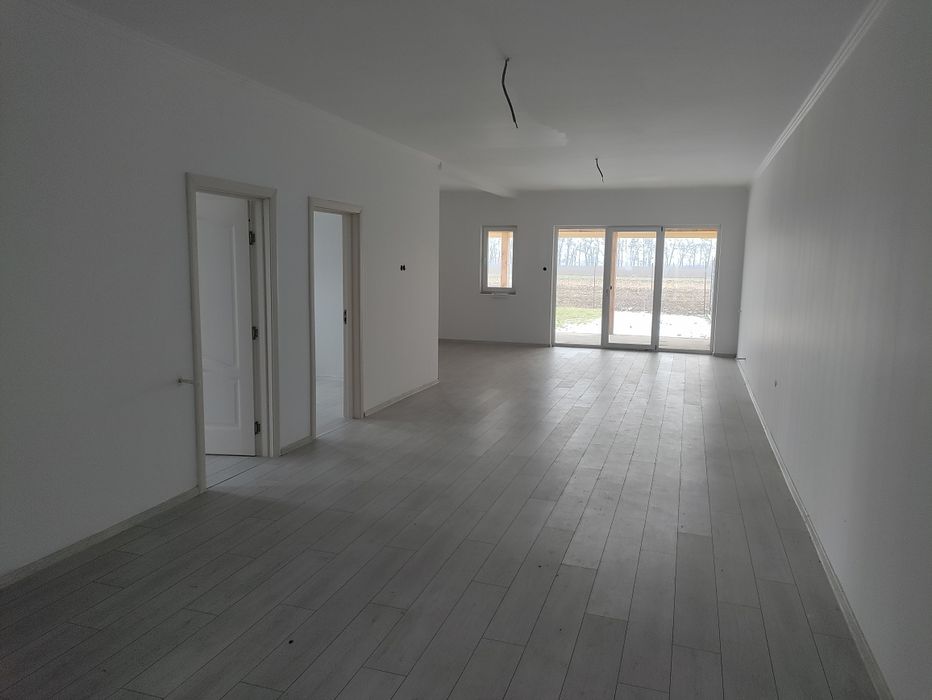 Vând în rate ,Casa P,zona Martinesti!