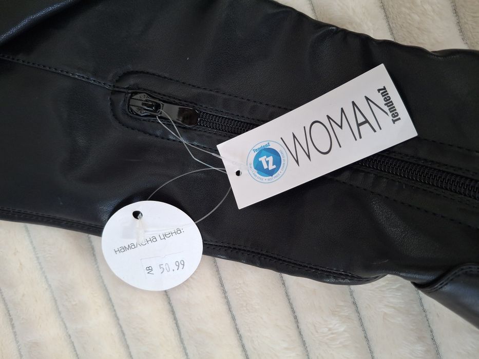 Нови чизми с етикет.