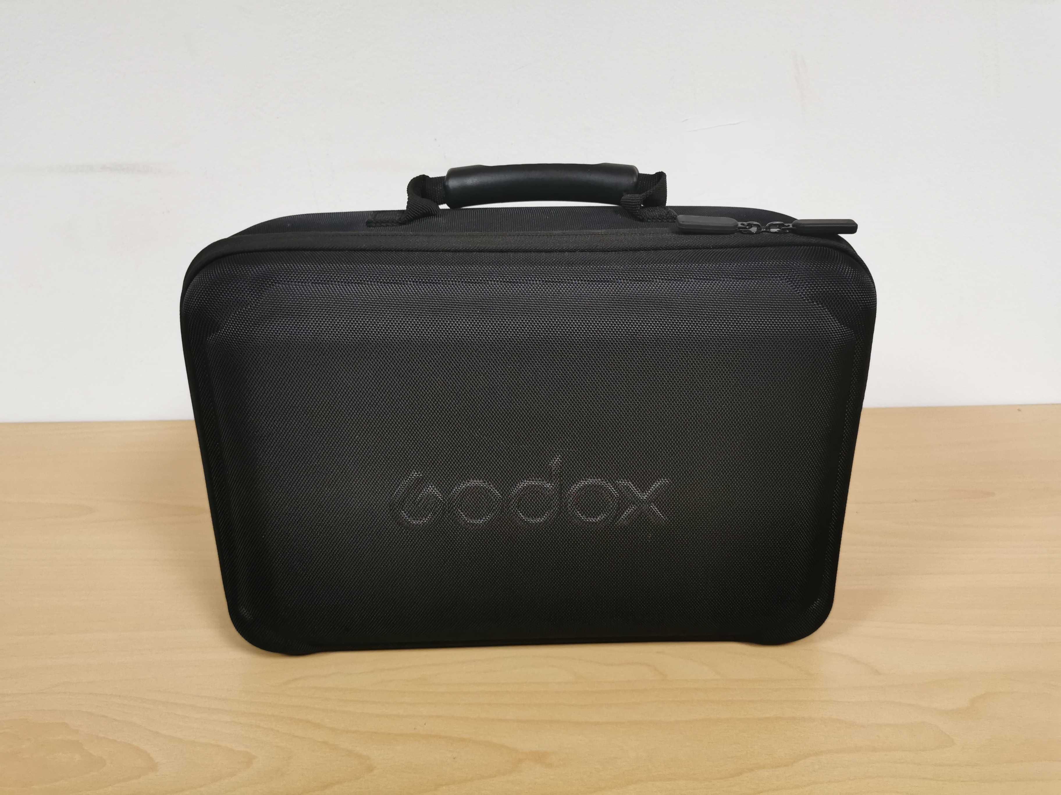Godox AD400 Pro светкавица