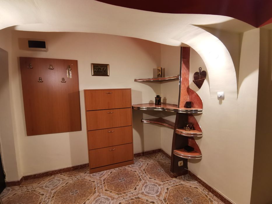 Inchiriez apartament 2 camere