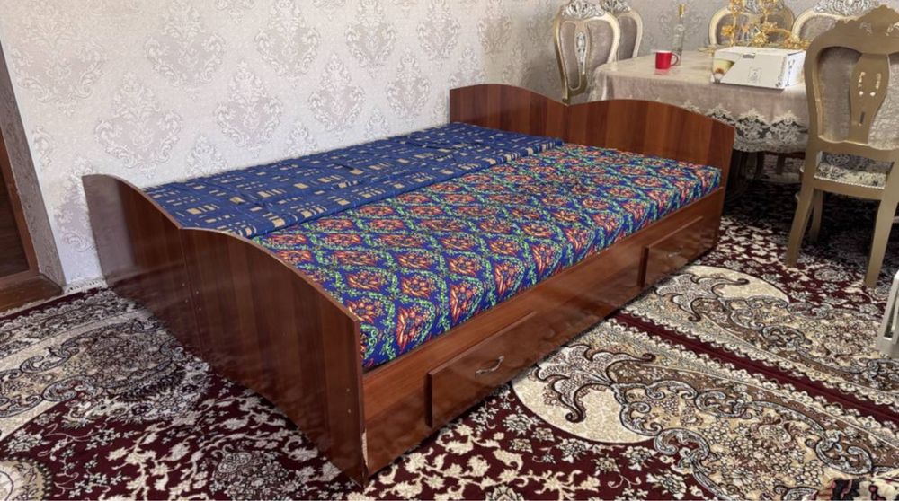 Кроват сотилади 2 дона.