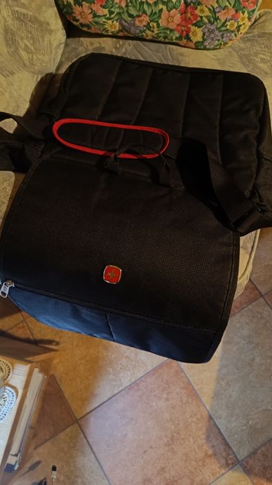 Vând geantă laptop 17 inch WANGER