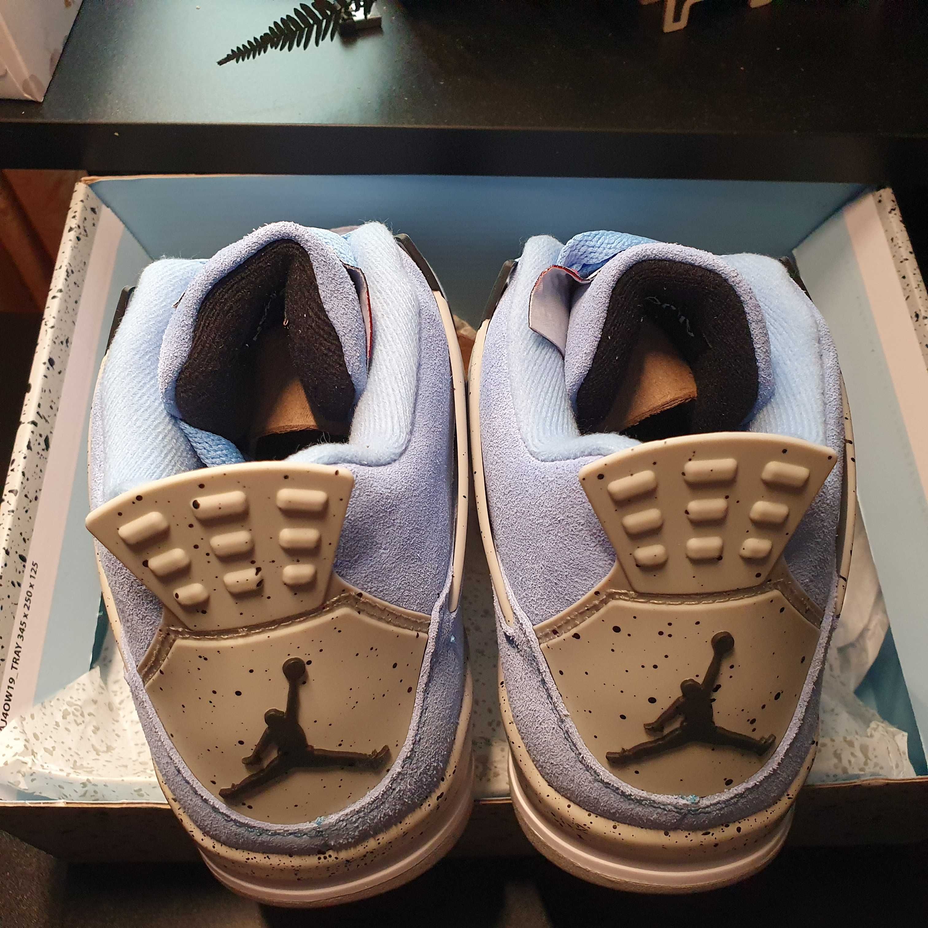 Air Jordan 4 Retro University Blue