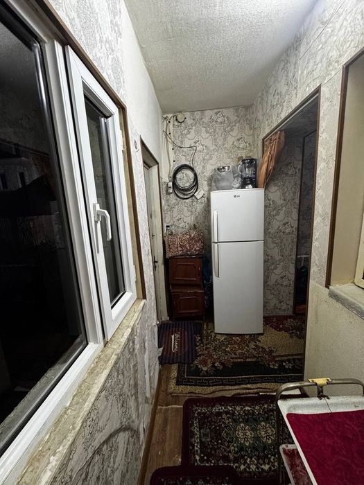 Yakasaroyda 1 hona kvartira sotiladi