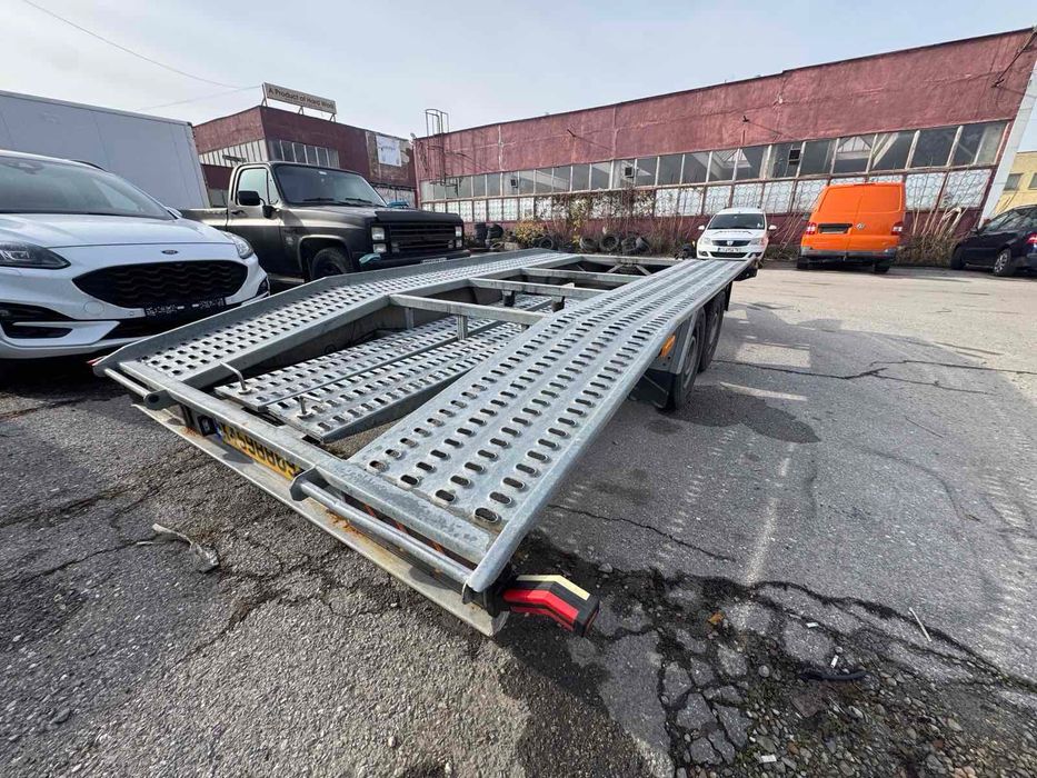 Платформа с теглич