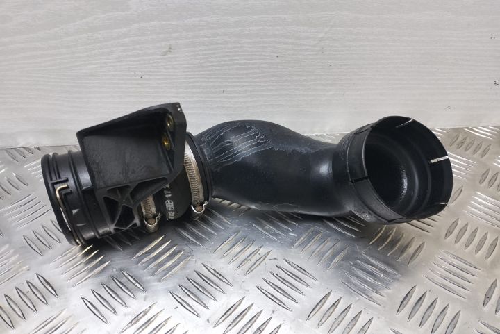 Furtun admisie A2710901437 Mercedes-Benz E-Class W211 seria