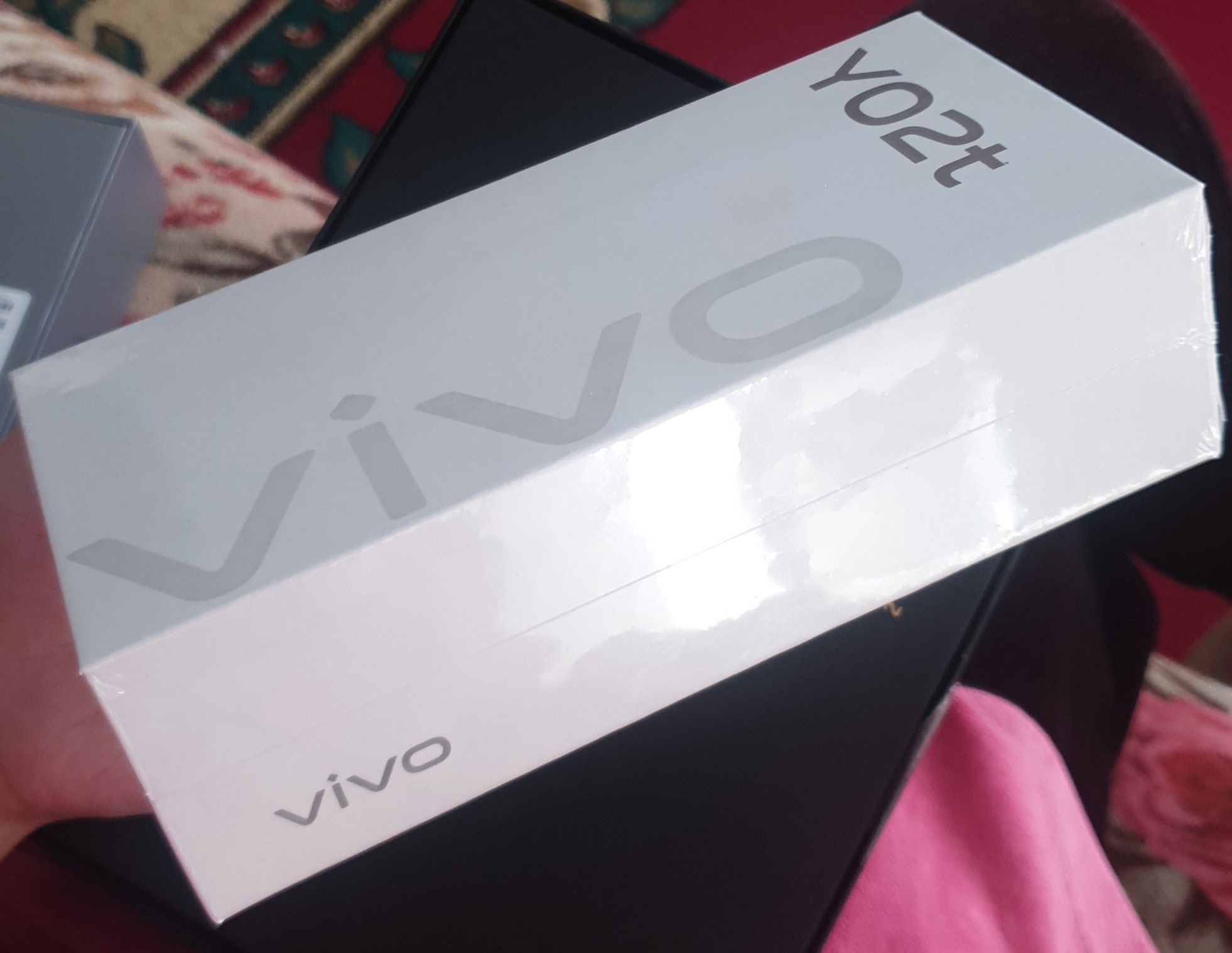 продам новый смартфон Vivo Y02t