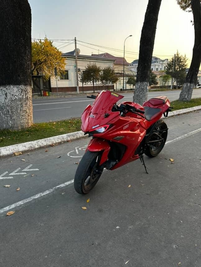 Yamaha r3 electron bike