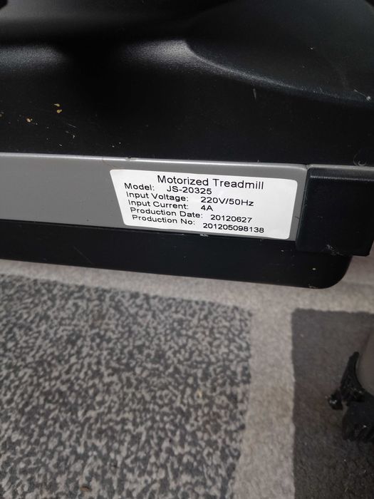 Електрическа сгъваема бягаща пътека ,в добър външен вид.