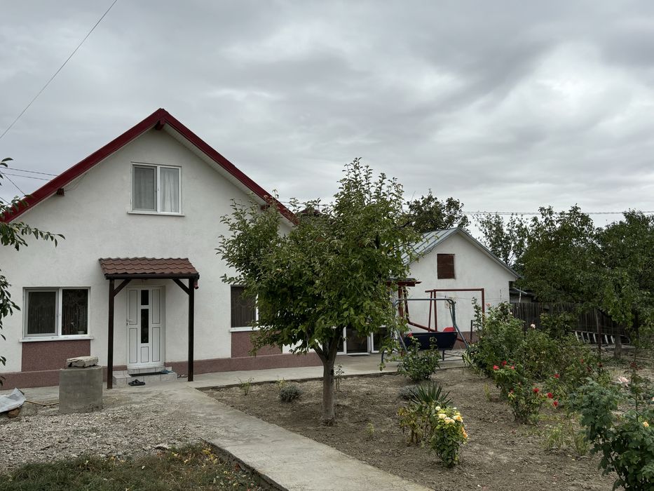 Casa Bratuleni, schimb cu apartament 2/3 camere Iasi