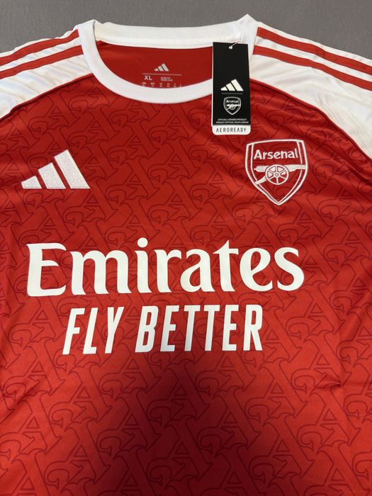 Футболен екип на Arsenal. 2025/2026
